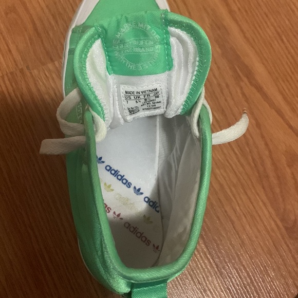 Adidas - Picture 4 of 4